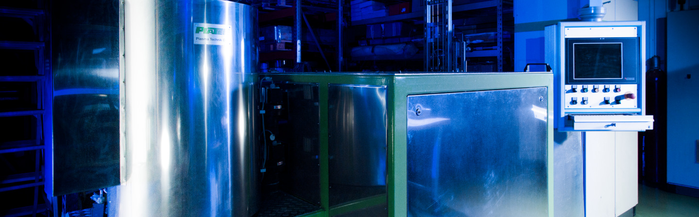 Laboranlage für die PACVD-Beschichtung. Laboranlage für die PACVD-Beschichtung mit titanbasierten Hartstoffen (TiN, TiC, TiCN, TiB2) und Plasmadiffusionsbehandlung mit Hochtemperaturoption.